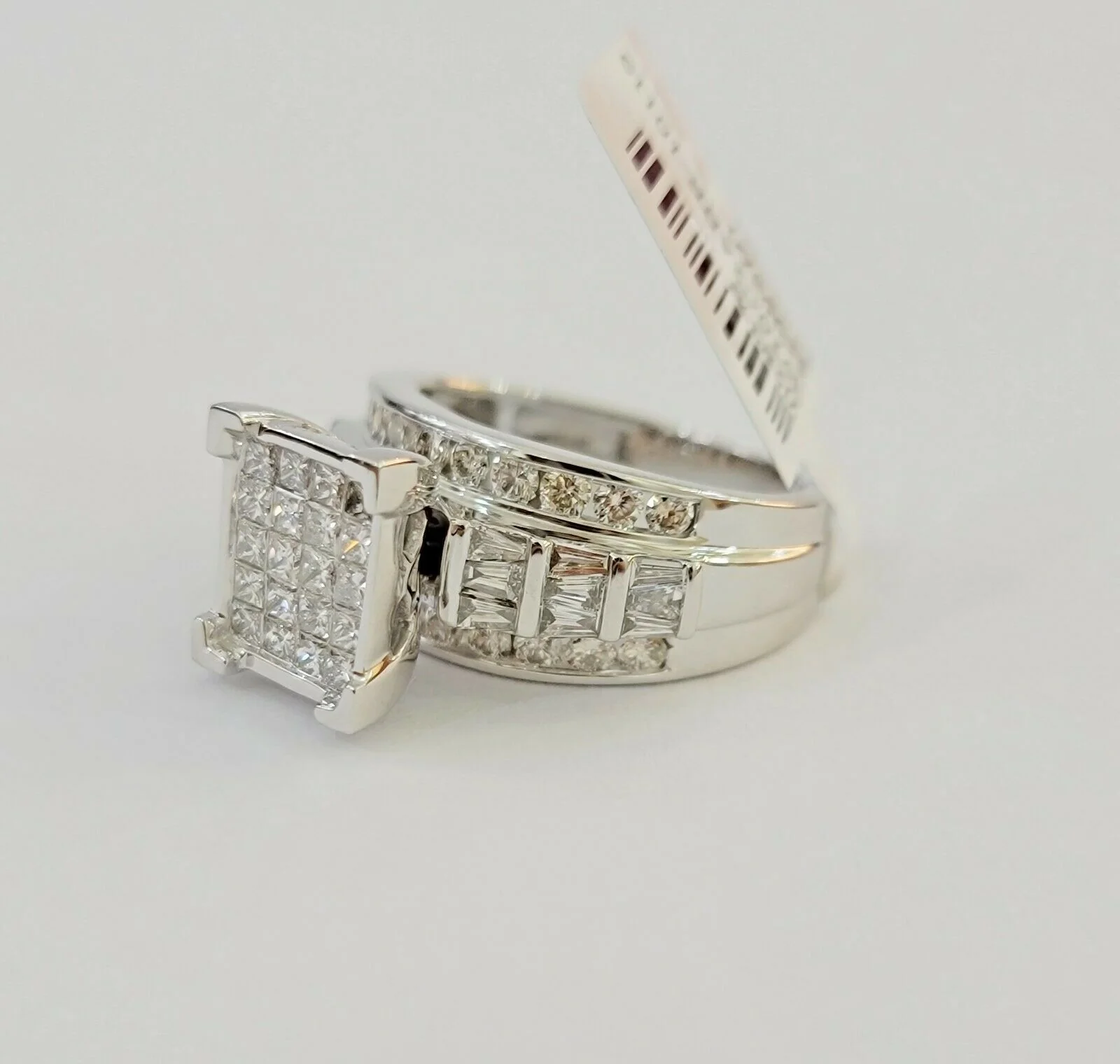 14k white Gold Ladies Ring 2 CT Diamond Princess Cut, Baguette, Round, REAL 14kt - Image 4