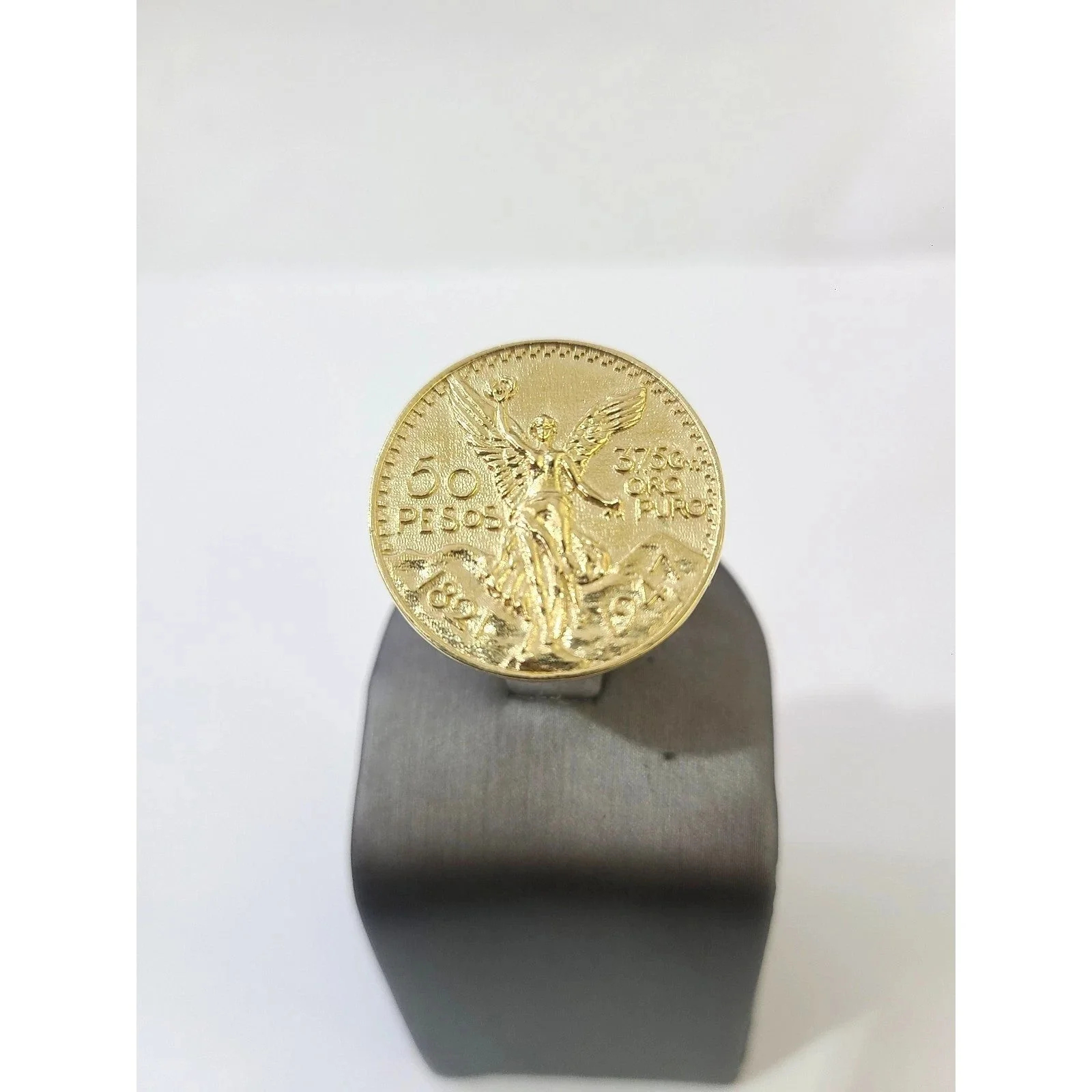 Mens 14K Gold 50 Pesos Coin Ring CZ Bezel Liberty Signet Pinky Statement Ring - Image 5