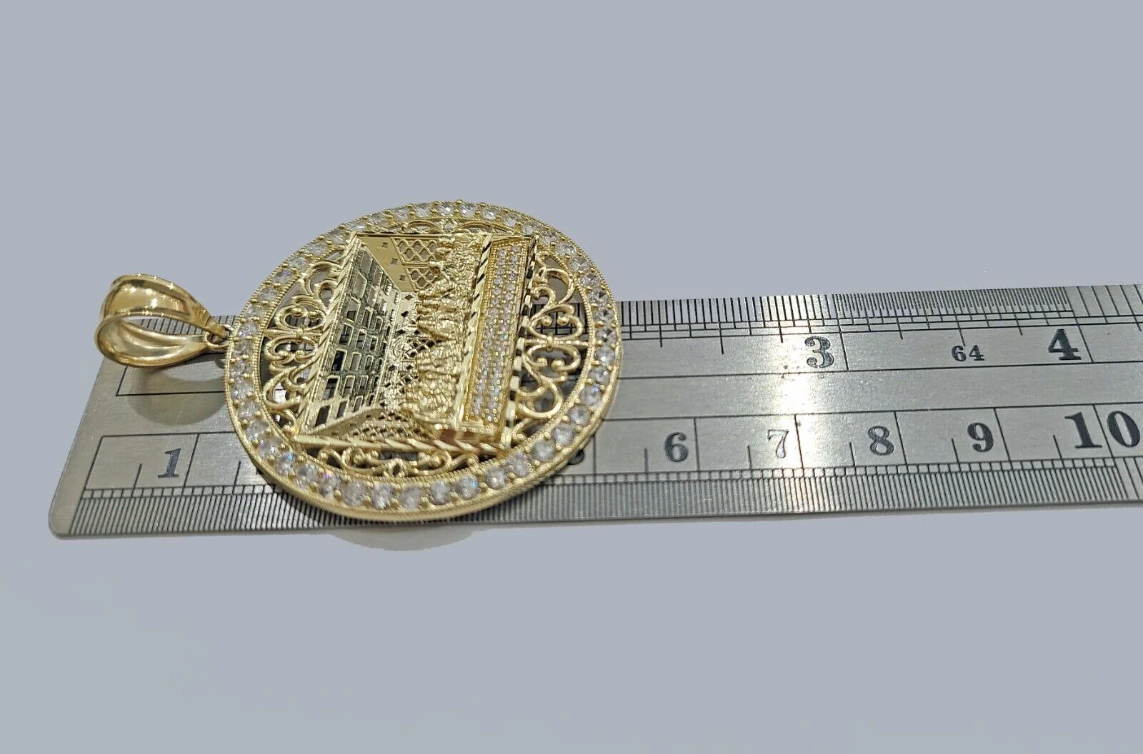 Real 10kt Yellow Gold Circular Last Supper Pendant Charm 3D style - Image 4